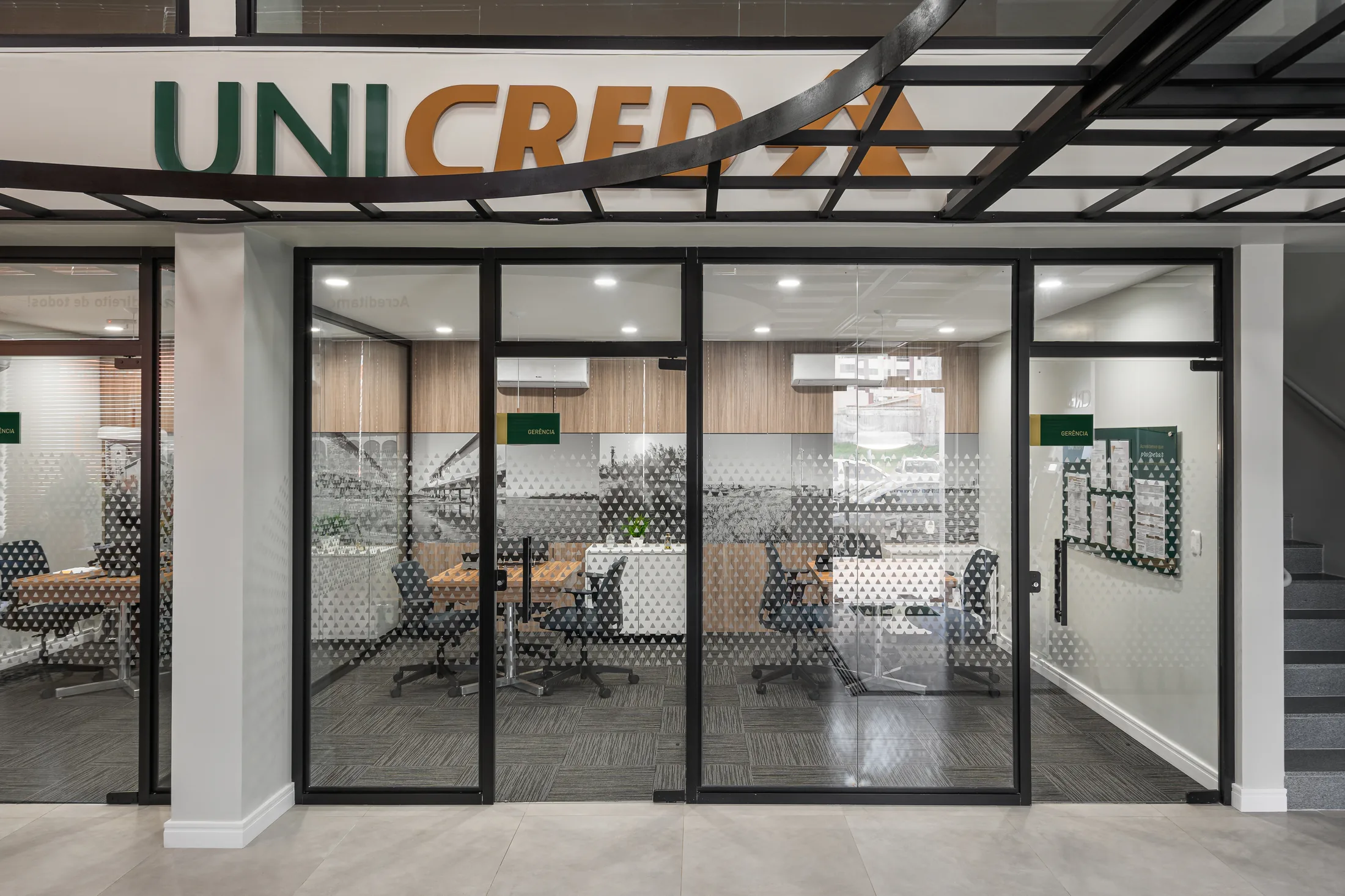 Agência bancária reformada pela Momento Engenharia